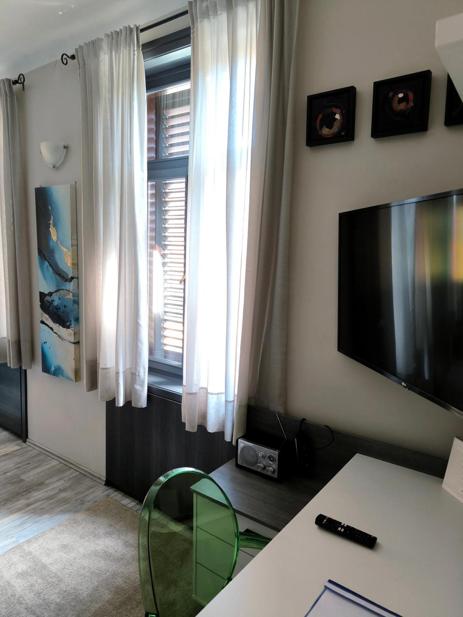 Urban Apartment *